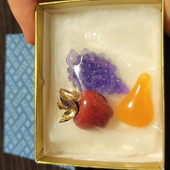 Avon Jewelry - Vintage 1981 Avon Convertible Fruits Pin